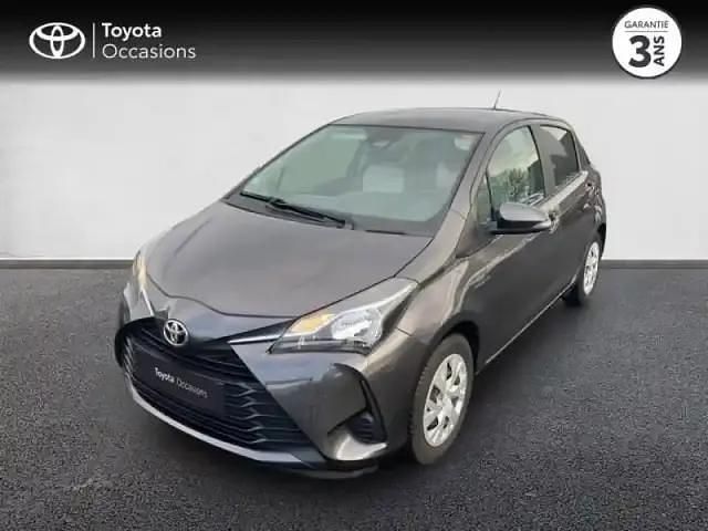Gris atlas Occasion 2019 Toyota Yaris Connect Style Berline | 15 990 € (Prix assez cher) - Image 1/4