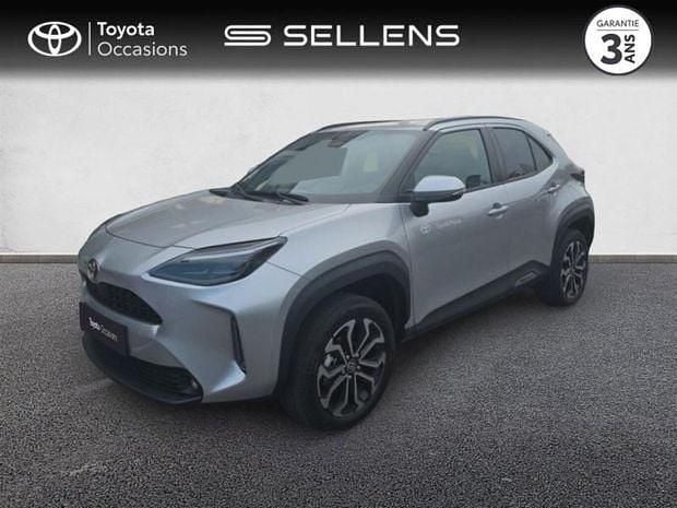 Gris Utilisé 2025 Toyota Yaris Hybrid Design | 27 940 € (Prix assez cher) - Image 1/4