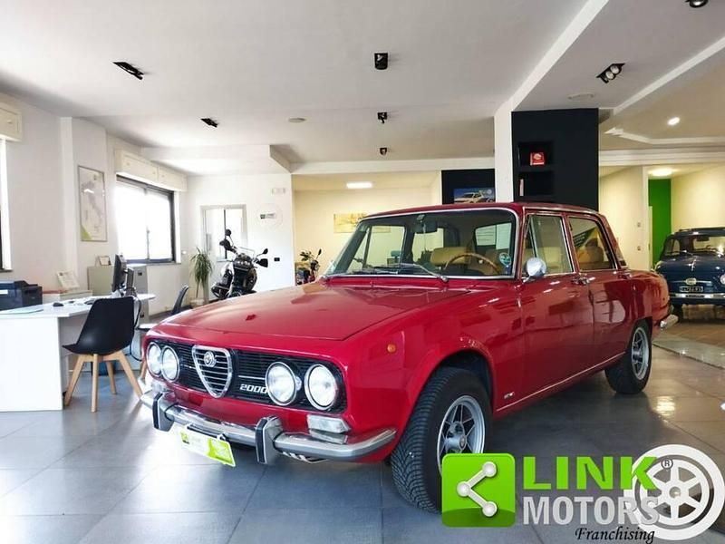 Rouge Utilisé 1973 Alfa Romeo 2000 Berline | 15 200 € - Image 1/4