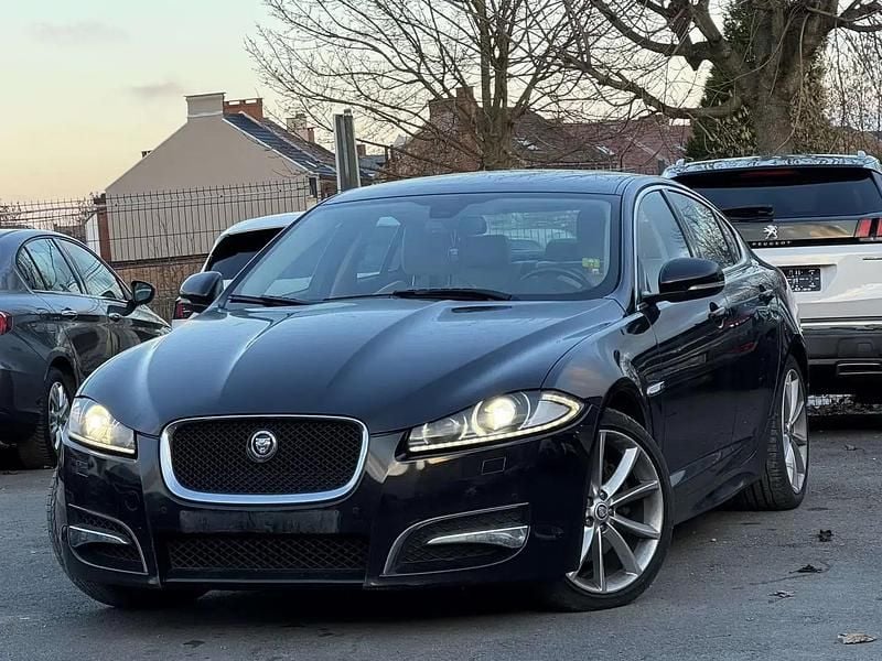 Noir Occasion 2012 Jaguar XF Berline | 4 750 € - Image 1/4