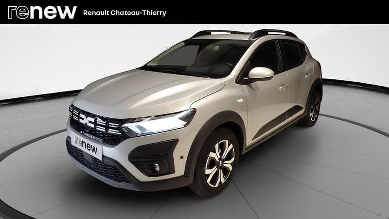 Gris Utilisé 2024 Dacia Sandero Citadine | 16 500 € (Prix juste) - Image 1/4