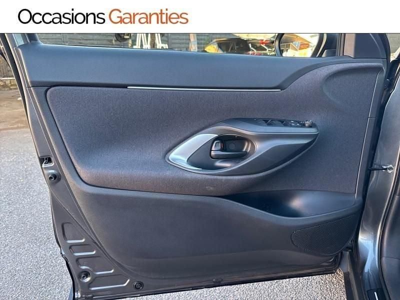 Occasion Toyota Yaris Cross Design 92 ch (67 kW) 2024 Gris atlas métallisé SUV
