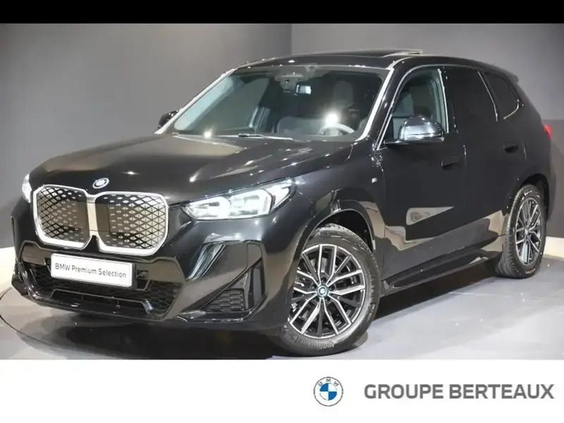 Noir Nouvelle 2024 BMW iX1 M Sport SUV | 57 900 € (Prix cher) - Image 1/4