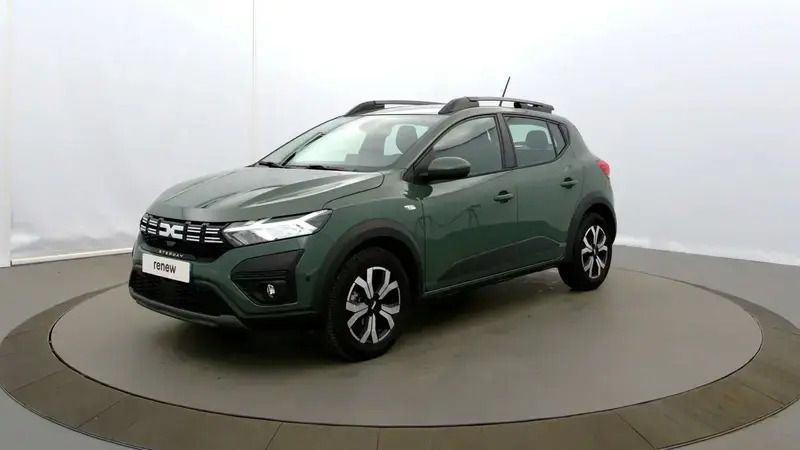 Gris Utilisé 2024 Dacia Sandero Expression Citadine | 16 980 € (Prix juste) - Image 1/4