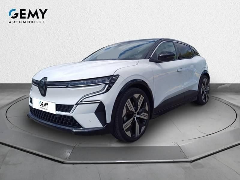 Utilisé 2023 Renault Mégane Iconic Berline | 28 290 € (Prix juste) - Image 1/4