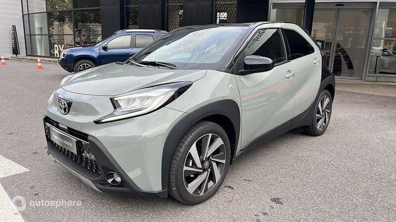 Biton vert aventurine métal/toit noir Utilisé 2024 Toyota Aygo Citadine | 20 990 € (Prix assez cher) - Image 1/4