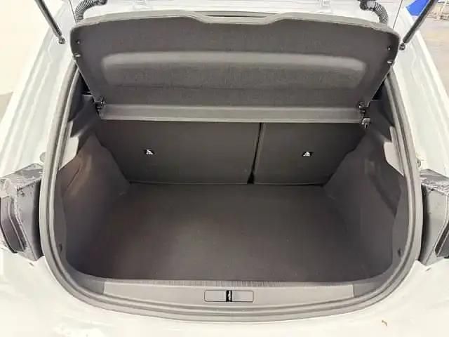 Teinte m. blanc okénite Occasion 2025 Peugeot 208 Citadine | 22 990 € (Prix juste) - Image 1/4