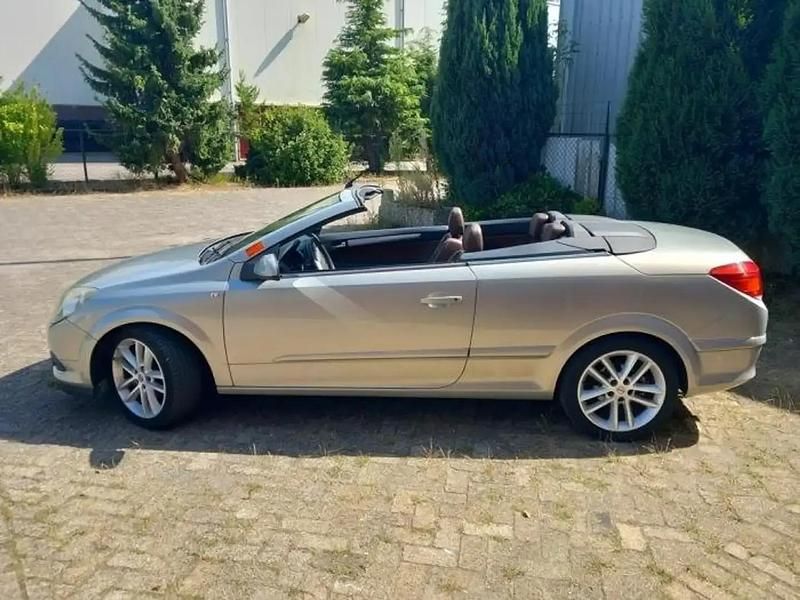 Gris Occasion 2006 Opel Astra Cabriolet Cabriolet | 4 600 € - Image 1/4