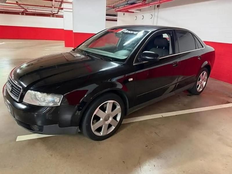 Noir Utilisé 2002 Audi A4 Berline | 3 999 € - Image 1/4