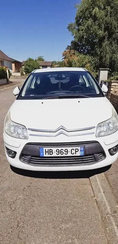 Blanc Utilisé 2010 Citroën C4 Coupé | 3 000 € (Prix juste) - Image 1/4