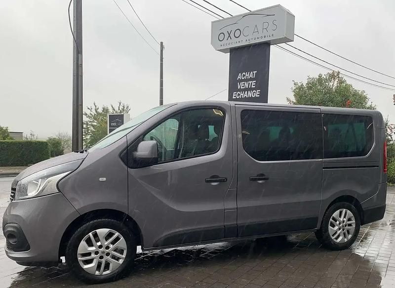 Gris Utilisé 2018 Renault Trafic Van | 23 490 € (Prix assez cher) - Image 1/2