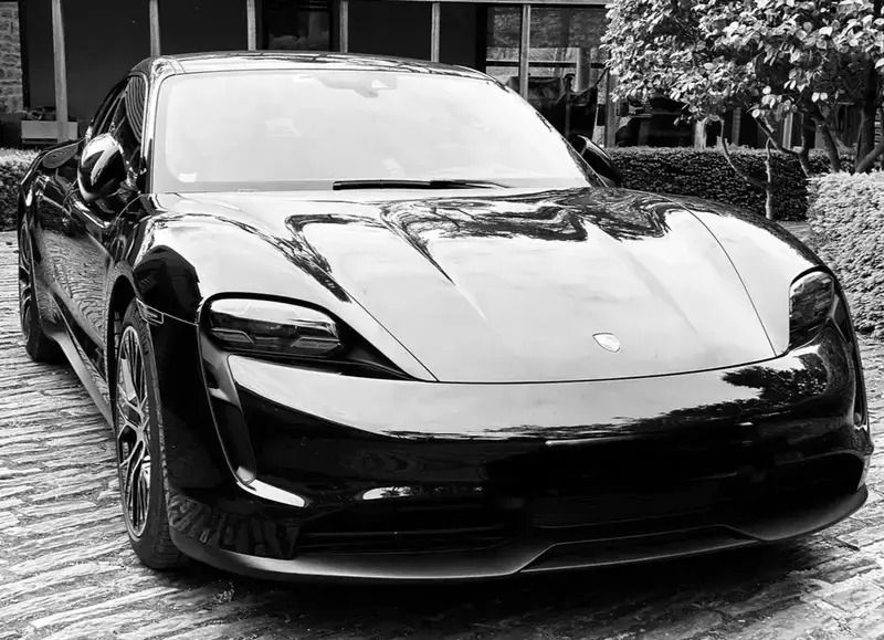 Noir Utilisé 2020 Porsche Taycan 4S Performance Package Berline | 66 800 € (Prix juste) - Image 1/4