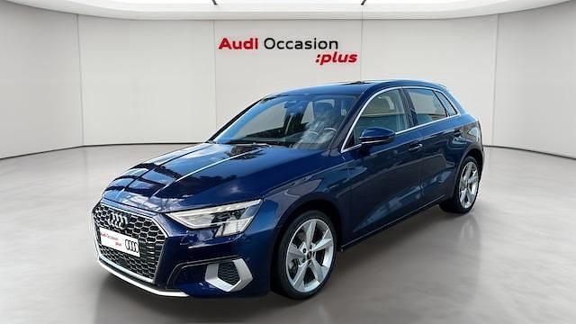 Bleu navarre métallisé Occasion 2023 Audi A3 Design | 32 338 € (Prix assez cher) - Image 1/4