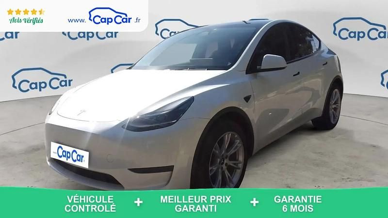 Blanc Utilisé 2024 Tesla Model Y Standard Range SUV | 37 000 € - Image 1/4