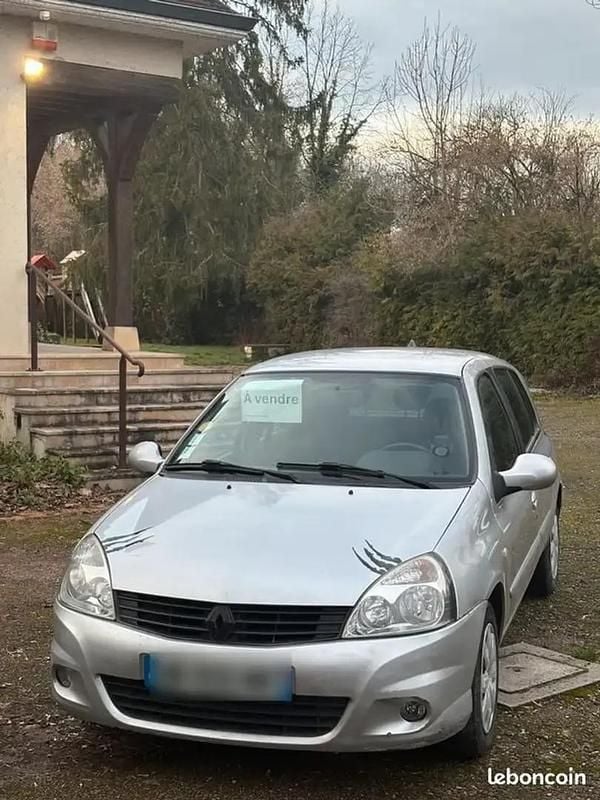 Gris Occasion 2009 Renault Clio II Campus Berline | 2 299 € (Bon prix) - Image 1/4