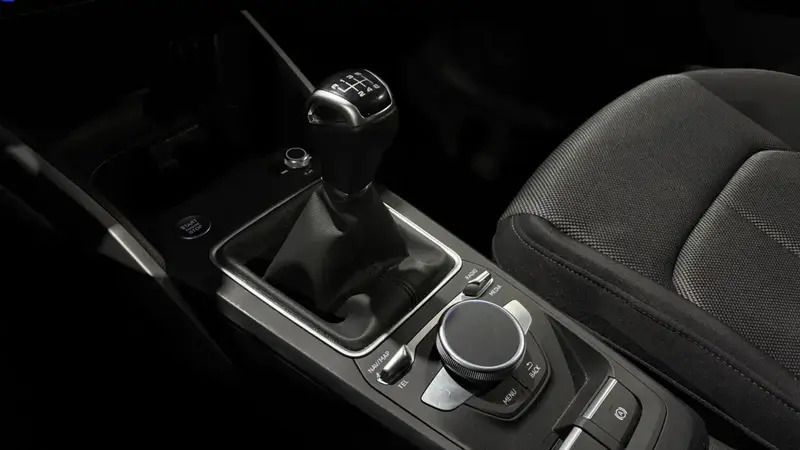 Image 2/4