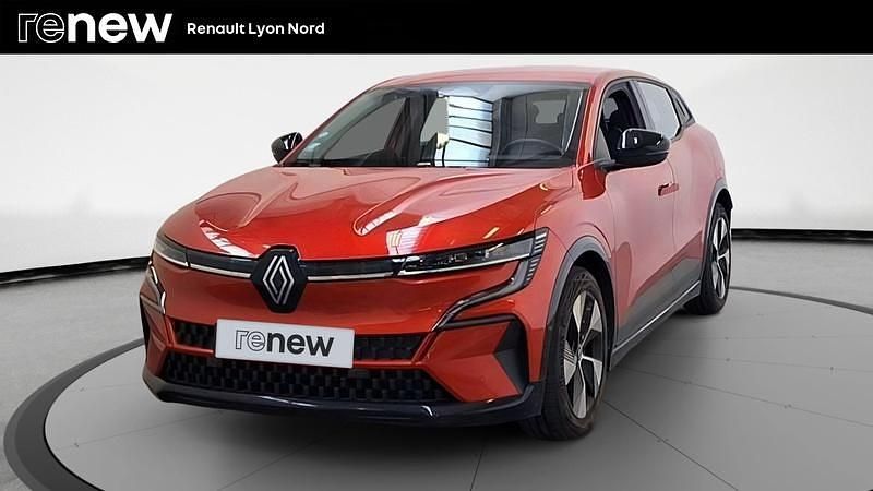 Rouge Utilisé 2022 Renault Mégane Equilibre Berline | 19 990 € (Prix juste) - Image 1/4