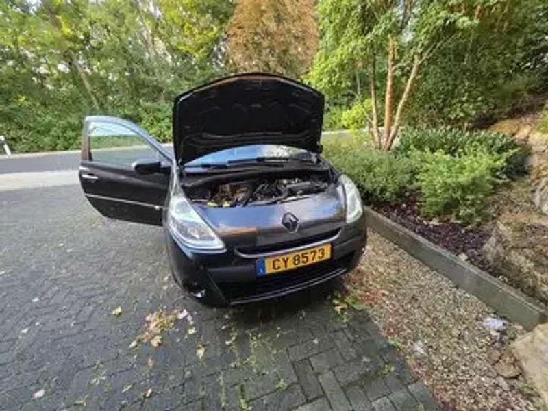 Occasion Renault Clio II Initiale 101 ch (74 kW) 2004 Berline