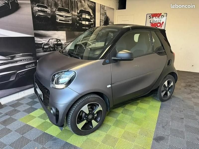 Gris Utilisé 2021 Smart ForTwo Electric Drive Passion Cabriolet | 14 990 € - Image 1/4