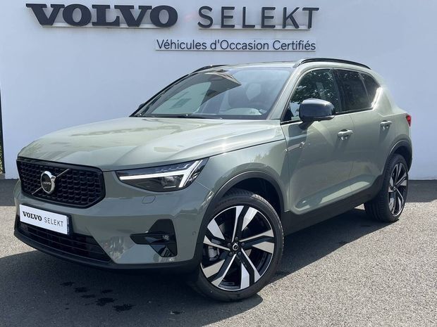 Vert Utilisé 2024 Volvo XC40 Ultra SUV | 44 990 € (Prix juste) - Image 1/4
