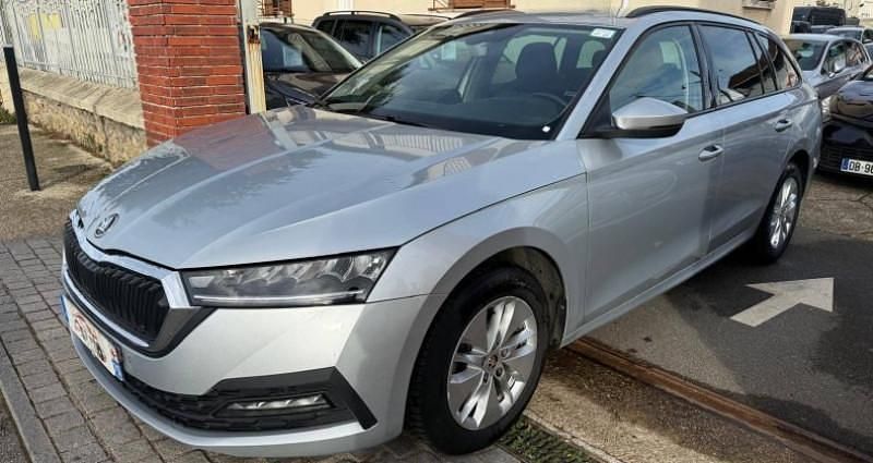 Utilisé 2021 Skoda Octavia Ambition Berline | 15 500 € (Super prix) - Image 1/4