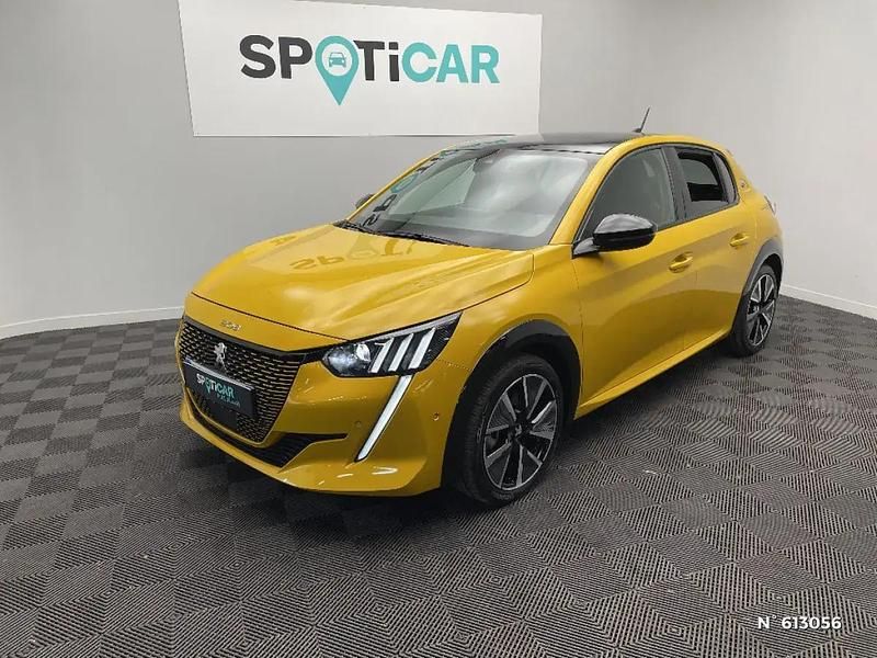 Jaune Utilisé 2022 Peugeot e-208 GT Citadine | 18 990 € (Prix juste) - Image 1/4