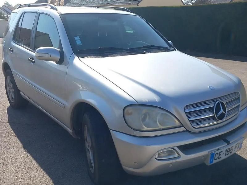 Gris Occasion 2002 Mercedes ML270 Luxury SUV | 2 600 € - Image 1/4
