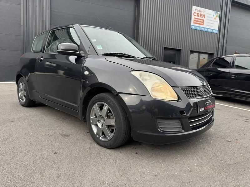 Noir Utilisé 2008 Suzuki Swift GL Berline | 4 990 € - Image 1/4