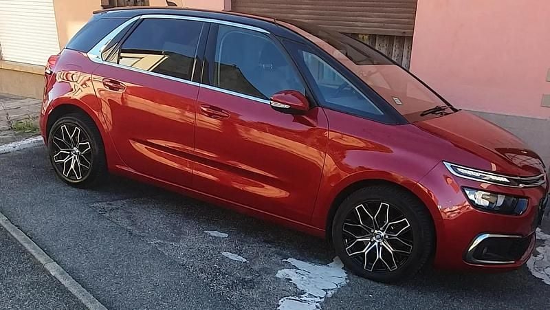 Rouge Occasion 2018 Citroën C4 Picasso Shine Monospace | 7 200 € (Bon prix) - Image 1/4