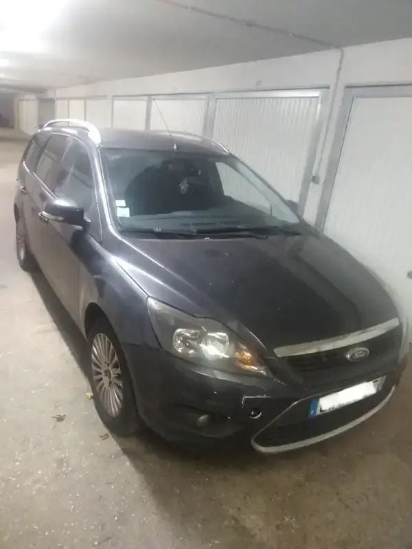Gris Utilisé 2009 Ford Focus Titanium Break | 1 800 € (Super prix) - Image 1/4