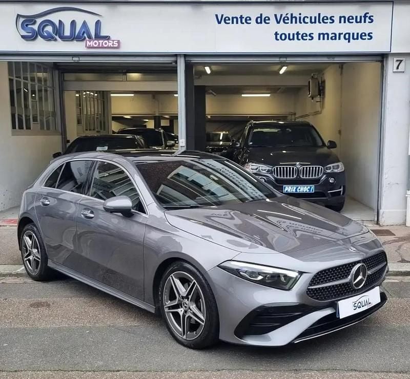 Gris Utilisé 2023 Mercedes A200 AMG line Berline | 34 900 € - Image 1/4