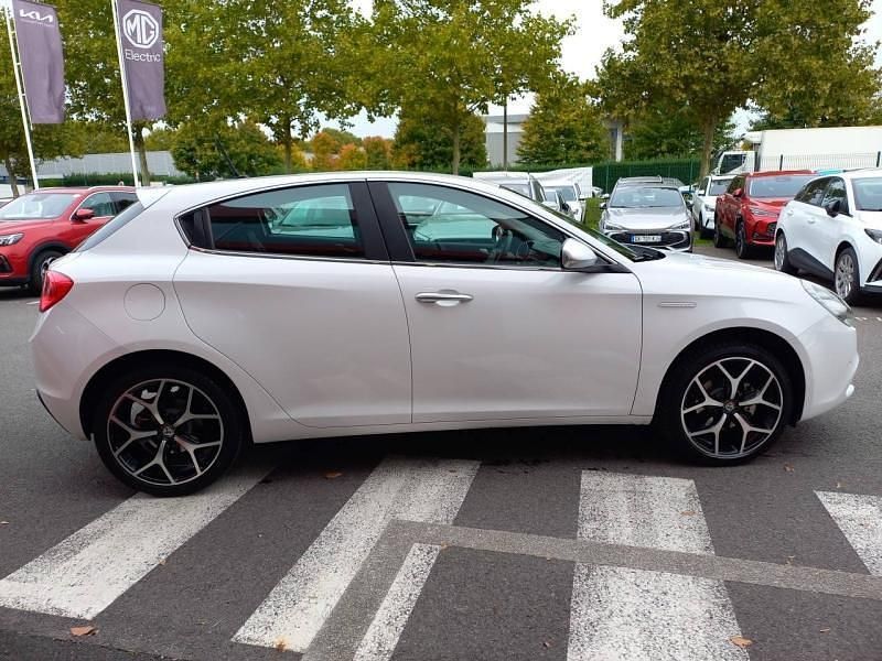 Occasion Alfa Romeo Giulietta Executive 120 ch (88 kW) 2019 Blanc alfa Berline