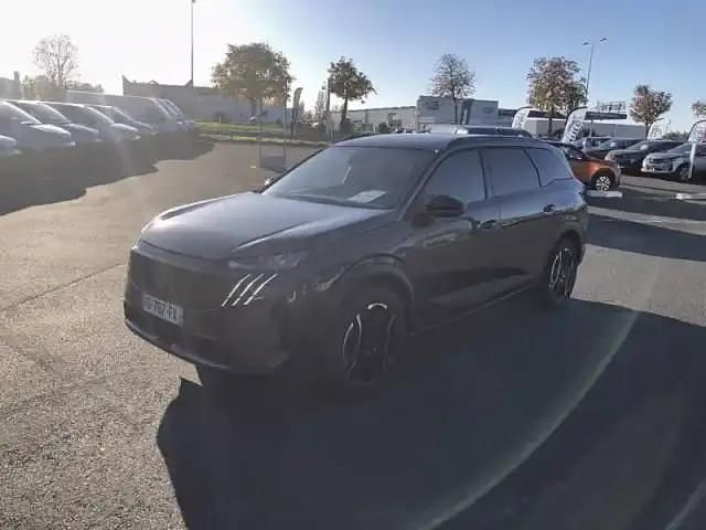 Gris artense Utilisé 2025 Peugeot 5008 | 49 990 € - Image 1/4