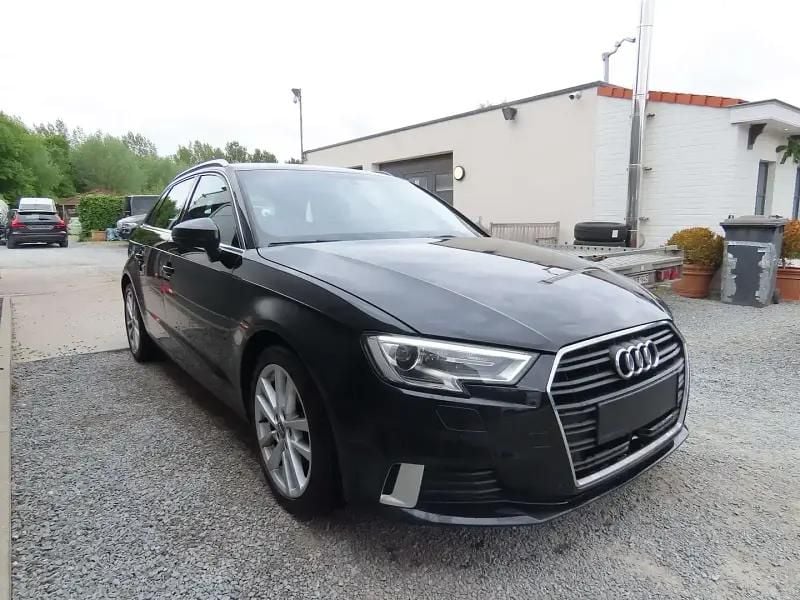 Noir Utilisé 2019 Audi A3 Sportback Sport Berline | 12 400 € (Super prix) - Image 1/2