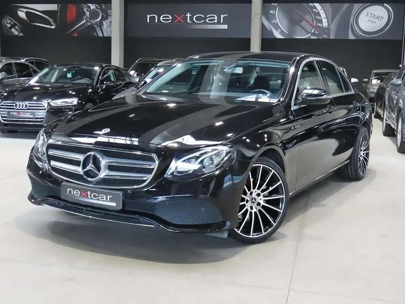Noir Utilisé 2018 Mercedes E200 Avantgarde Berline | 24 990 € (Super prix) - Image 1/4