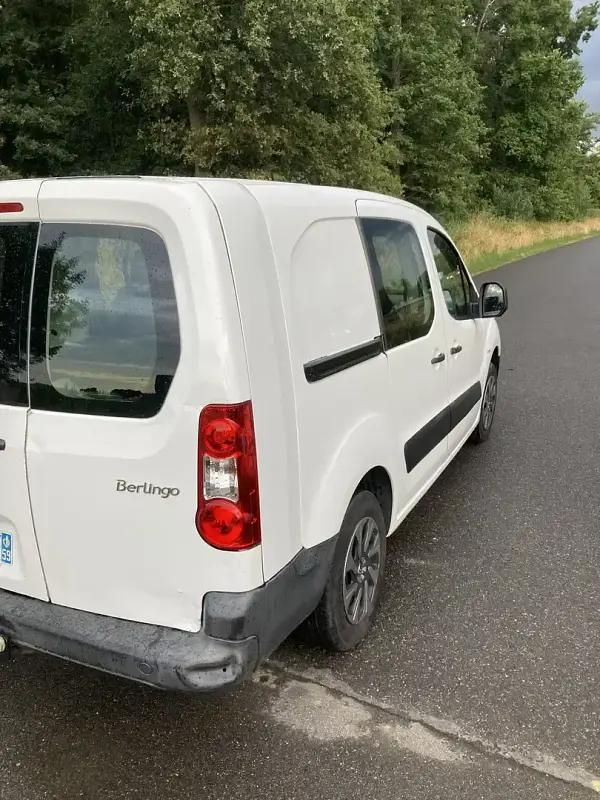 Blanc Utilisé 2009 Citroën Berlingo Monospace | 3 900 € - Image 1/4