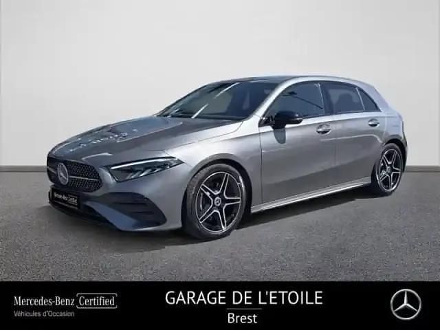 Gris Occasion 2024 Mercedes A180 AMG line Berline | 35 890 € (Prix cher) - Image 1/4