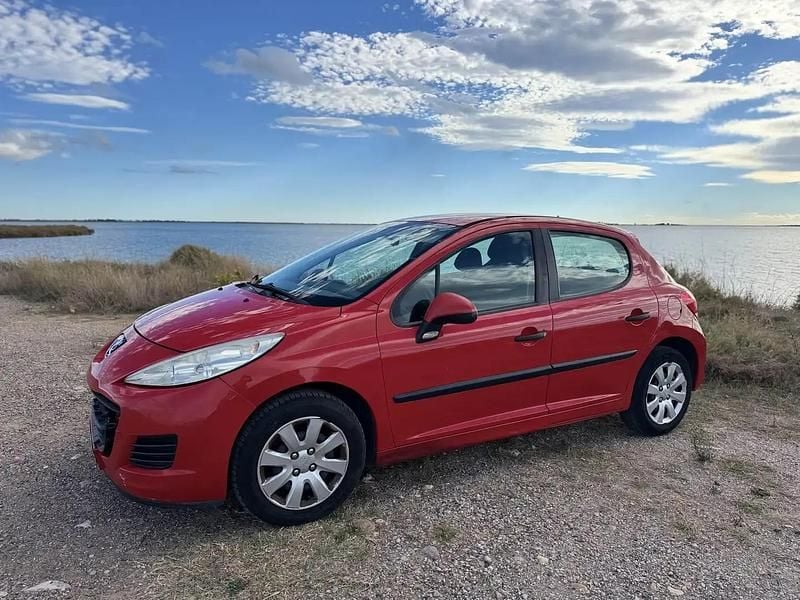Rouge Utilisé 2009 Peugeot 207 Berline | 3 699 € (Bon prix) - Image 1/4