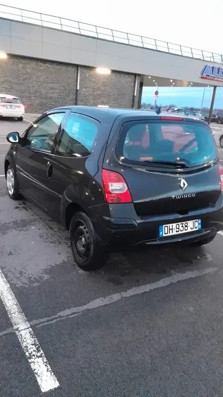 Image 2/4
