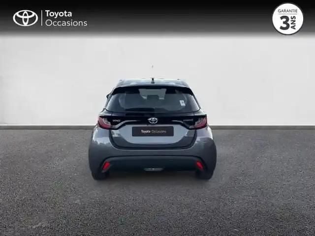Occasion Toyota Yaris Hybrid 116 ch (85 kW) 2021 Gris atlas (m) Berline