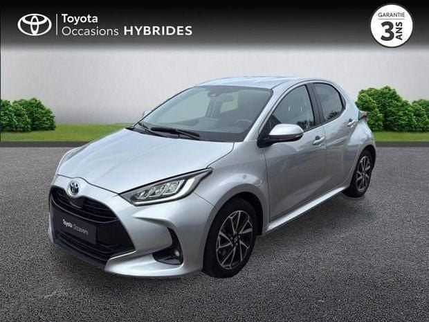 Gris Utilisé 2024 Toyota Yaris Hybrid Design | 21 990 € (Super prix) - Image 1/4