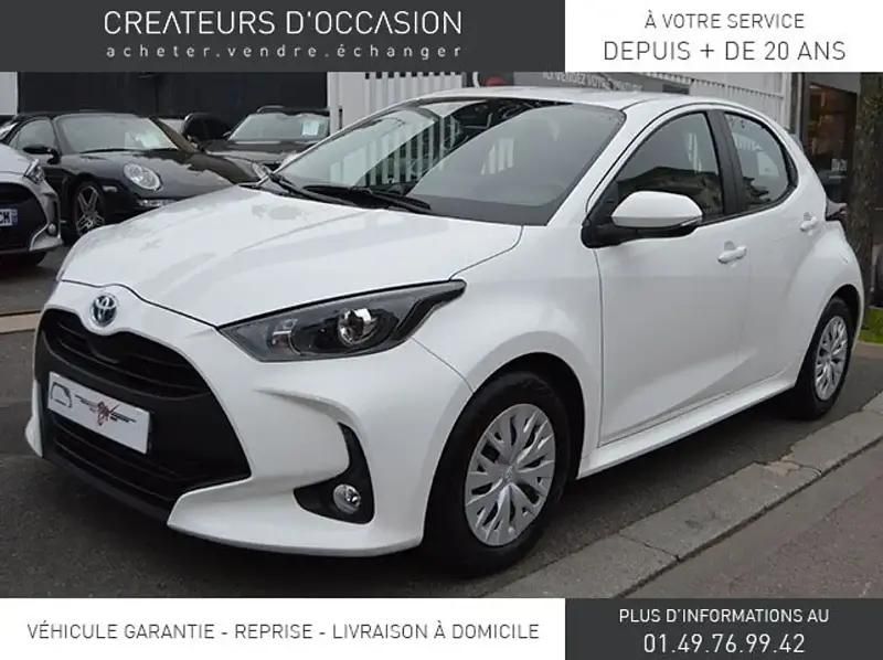 Blanc Utilisé 2022 Toyota Yaris Hybrid Business Edition Berline | 16 990 € (Bon prix) - Image 1/4