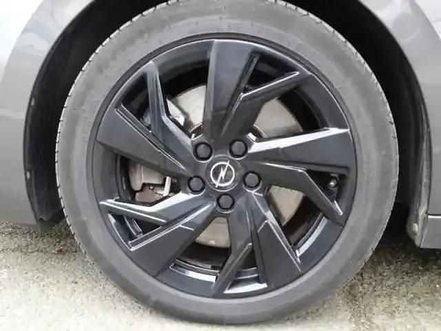 Occasion Opel Astra 2023 Gris vulkan métallisé/toit noir karbon Berline