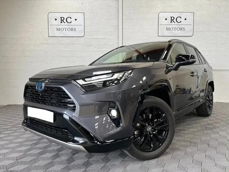 Gris Utilisé 2023 Toyota RAV4 SUV | 42 985 € (Prix cher) - Image 1/4