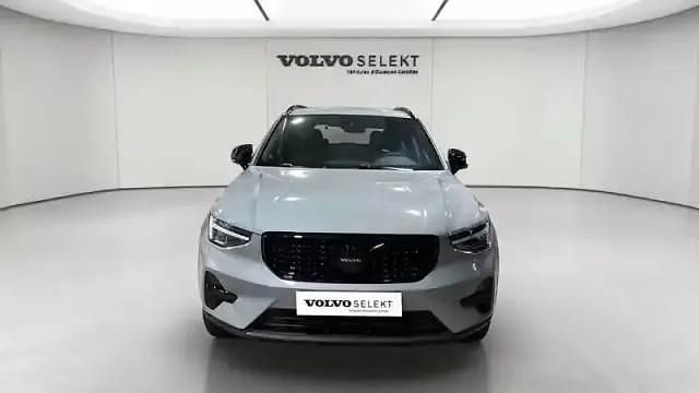 Gris brume Occasion 2025 Volvo XC40 SUV | 40 990 € - Image 1/4
