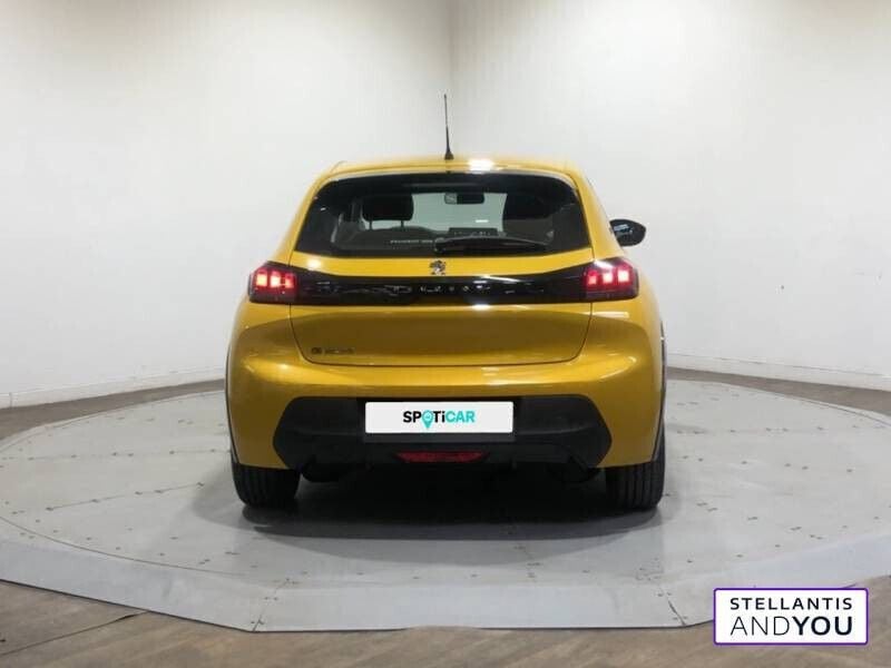 Occasion Peugeot e-208 Active 100 kW (136 ch) 2021 Jaune Citadine