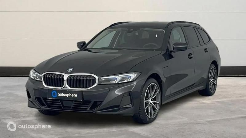 Nouvelle 2025 BMW 330e Sport Line Break | 54 899 € (Prix juste) - Image 1/4
