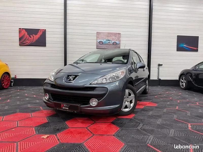 Gris Occasion 2008 Peugeot 207 Urban Move Berline | 5 490 € (Prix juste) - Image 1/4