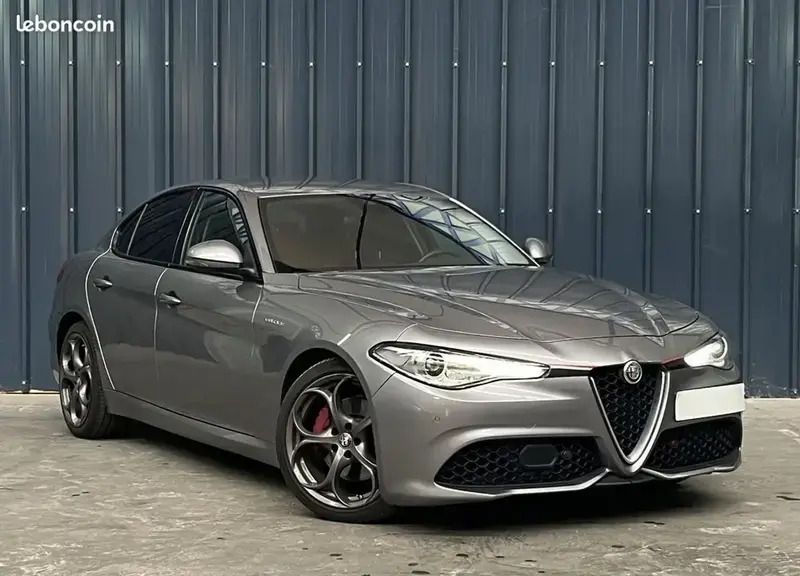 Utilisé 2017 Alfa Romeo Giulia Veloce Berline | 17 990 € - Image 1/4