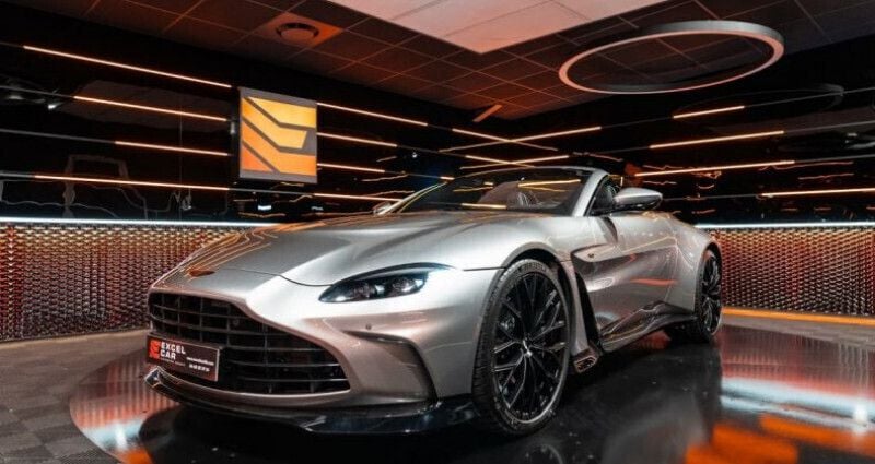 Utilisé 2023 Aston Martin V12 Vantage Cabriolet | 476 900 € - Image 1/4